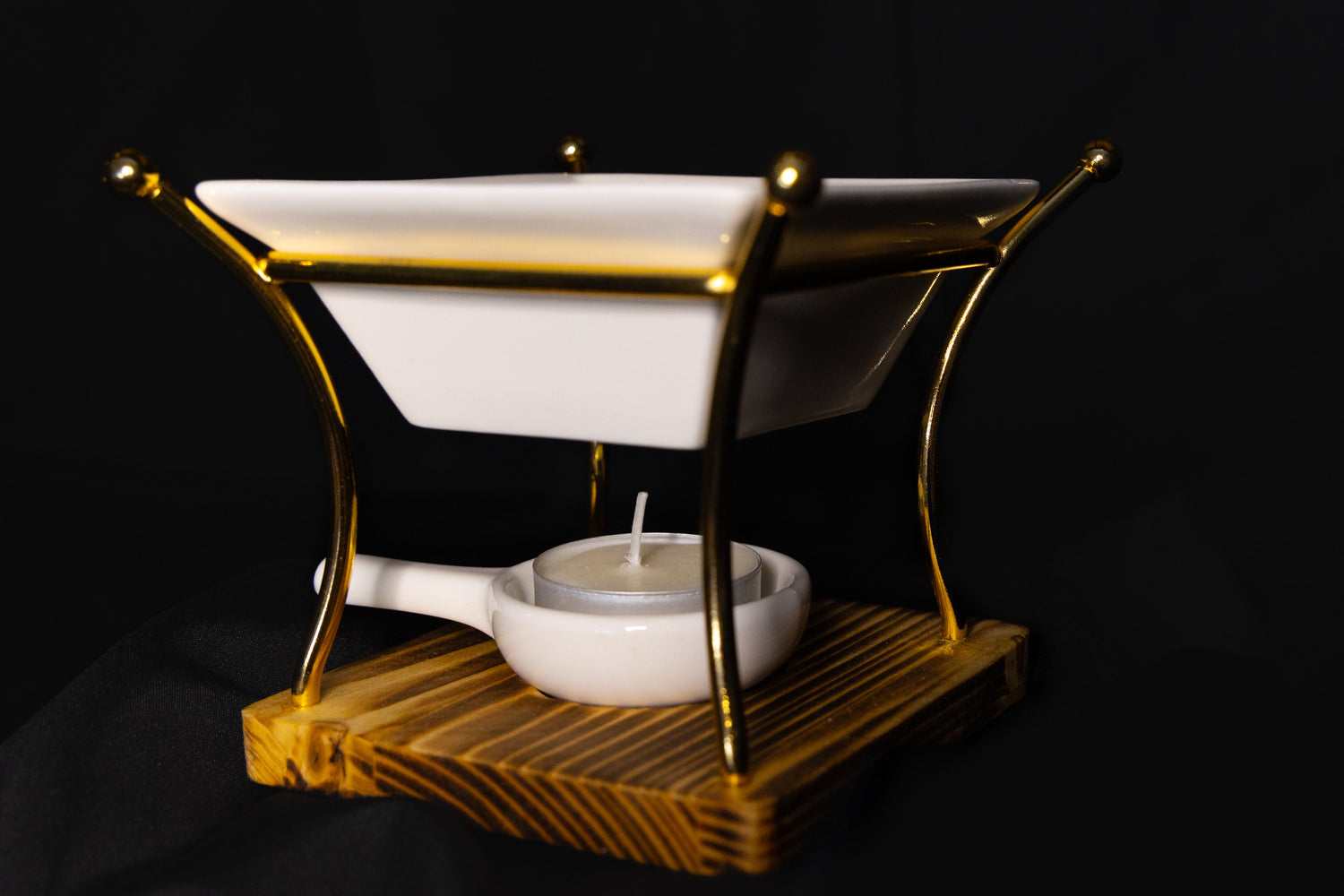 brûleur avec socle en bois carré