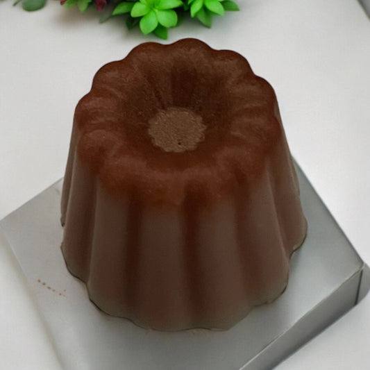 cannelé marron sur boîte